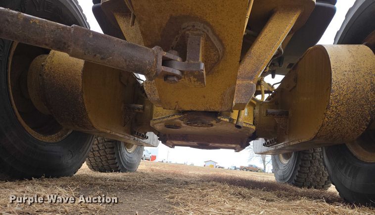 image for item EB1301 2005 Caterpillar 140H VHP Plus motor grader