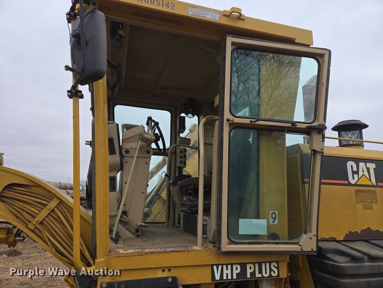 image for item EB1301 2005 Caterpillar 140H VHP Plus motor grader