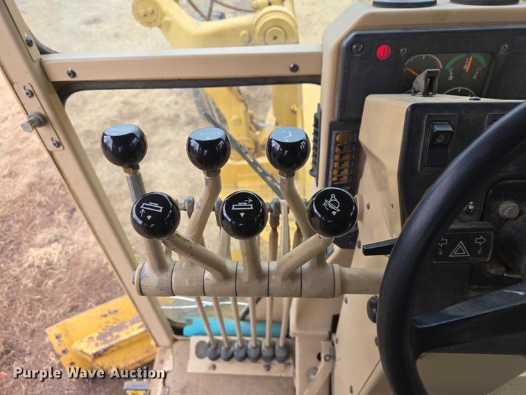 image for item EB1301 2005 Caterpillar 140H VHP Plus motor grader