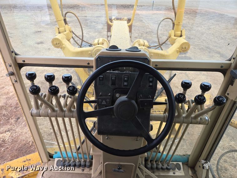 image for item EB1301 2005 Caterpillar 140H VHP Plus motor grader