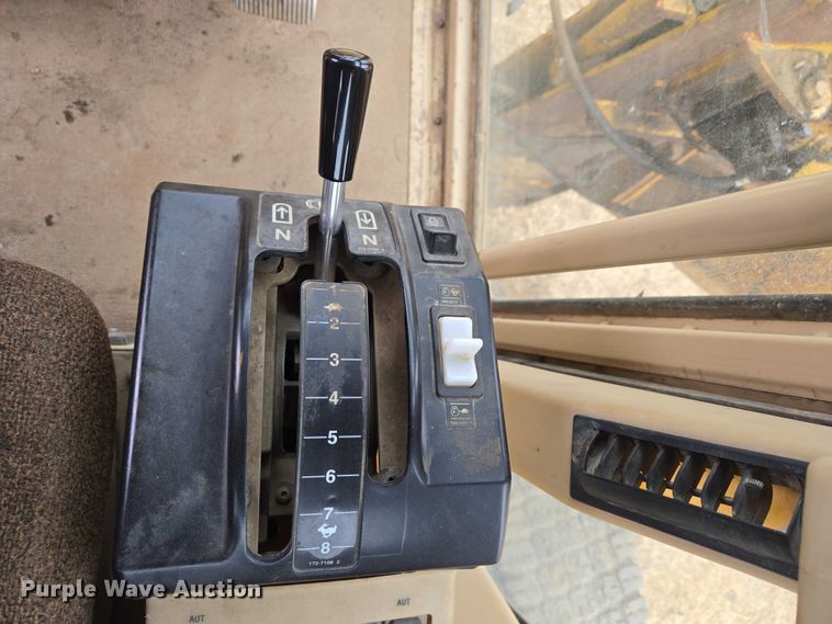 image for item EB1301 2005 Caterpillar 140H VHP Plus motor grader