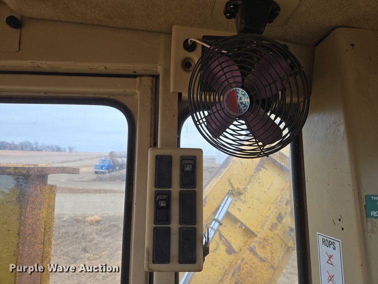 image for item EB1301 2005 Caterpillar 140H VHP Plus motor grader