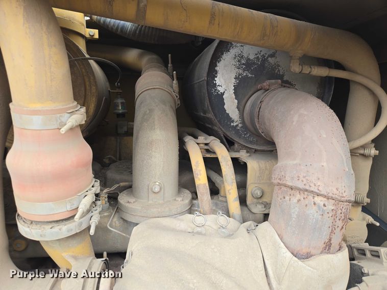 image for item EB1301 2005 Caterpillar 140H VHP Plus motor grader