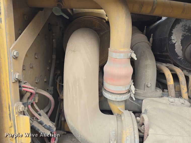 image for item EB1301 2005 Caterpillar 140H VHP Plus motor grader