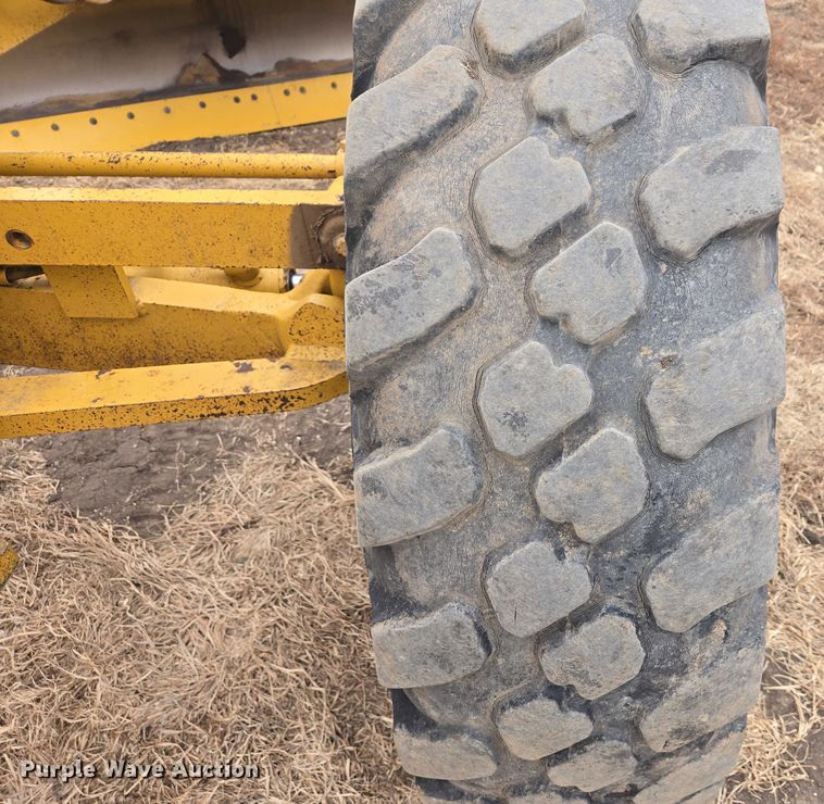 image for item EB1301 2005 Caterpillar 140H VHP Plus motor grader