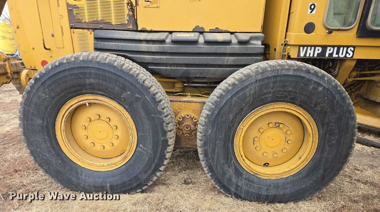 image for item EB1301 2005 Caterpillar 140H VHP Plus motor grader