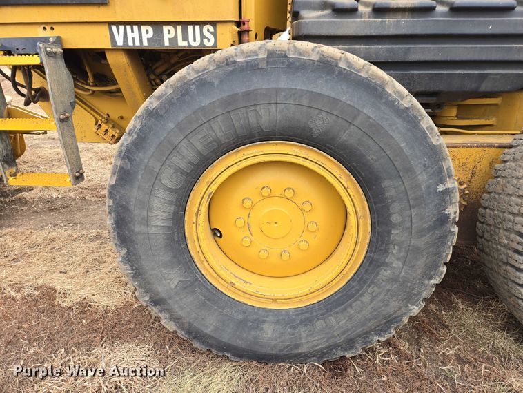 image for item EB1301 2005 Caterpillar 140H VHP Plus motor grader