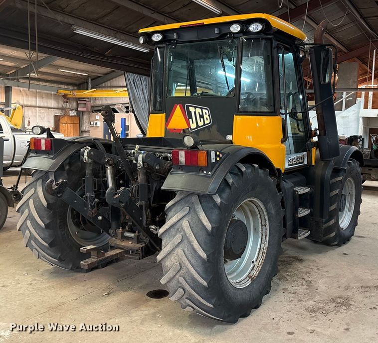 image for item EF6311 JCB Fastrac 3230 4WD tractor