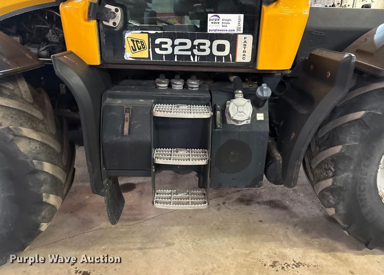 image for item EF6311 JCB Fastrac 3230 4WD tractor