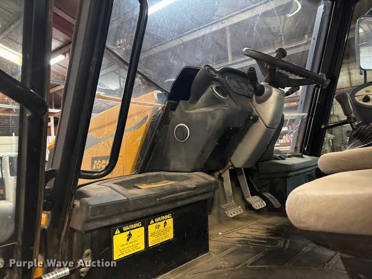 image for item EF6311 JCB Fastrac 3230 4WD tractor