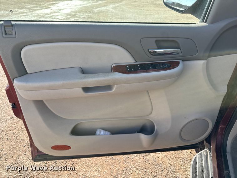 image for item EP2858 2008 Chevrolet Suburban SUV