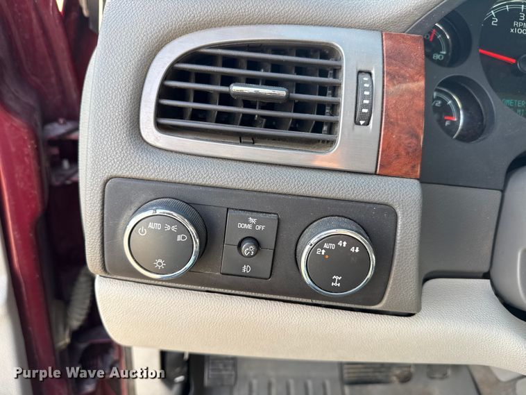 image for item EP2858 2008 Chevrolet Suburban SUV