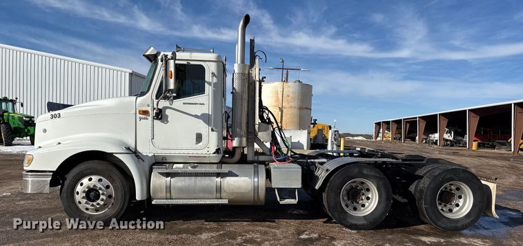 image for item EP2860 2007 International 9400i semi truck
