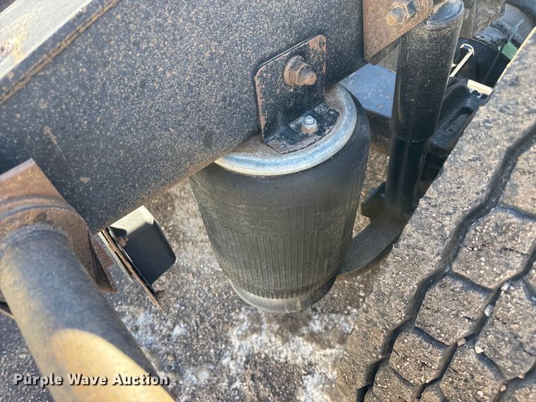 image for item EP2860 2007 International 9400i semi truck