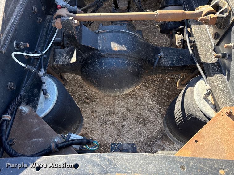 image for item EP2860 2007 International 9400i semi truck