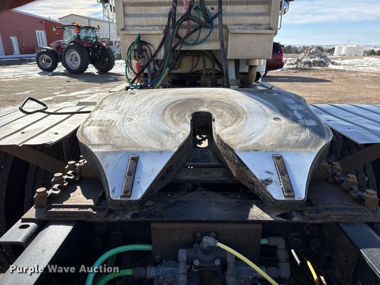 image for item EP2860 2007 International 9400i semi truck