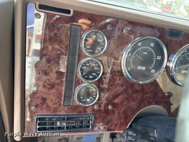 image for item EP2860 2007 International 9400i semi truck