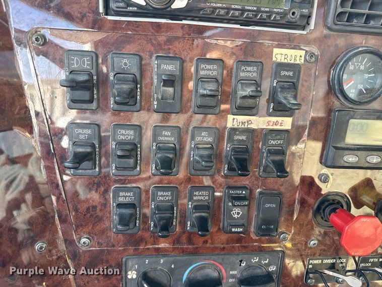 image for item EP2860 2007 International 9400i semi truck