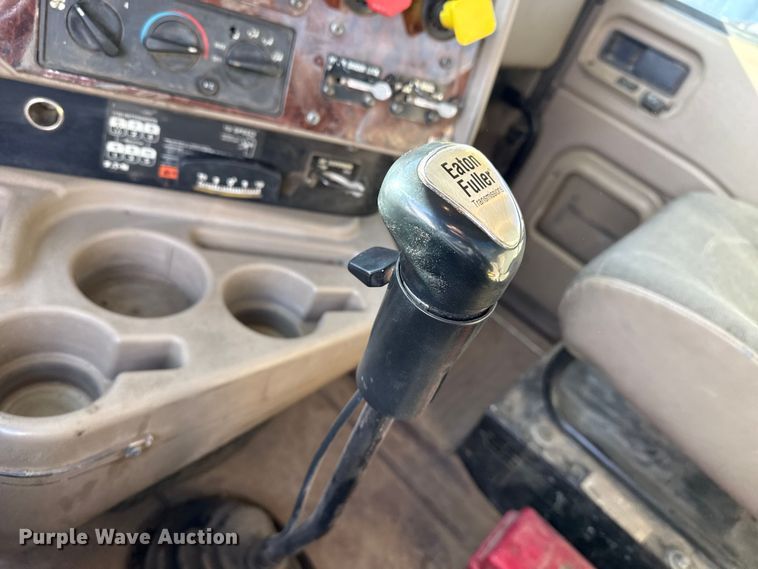 image for item EP2860 2007 International 9400i semi truck