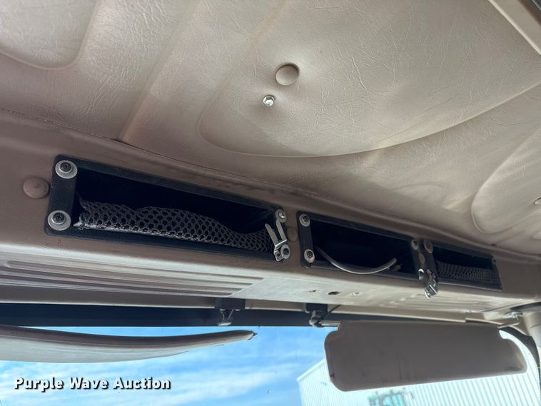 image for item EP2860 2007 International 9400i semi truck