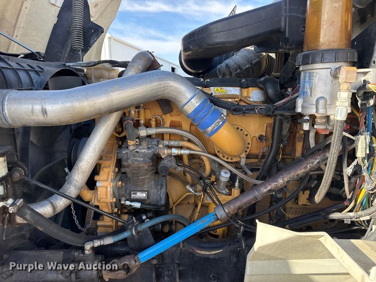 image for item EP2860 2007 International 9400i semi truck