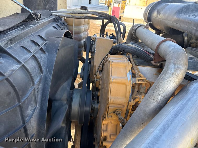 image for item EP2860 2007 International 9400i semi truck