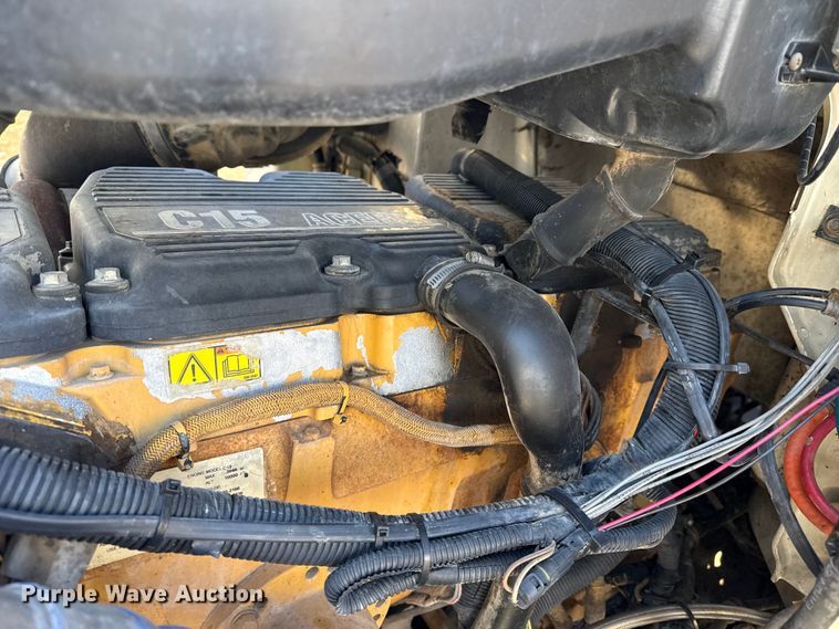 image for item EP2860 2007 International 9400i semi truck