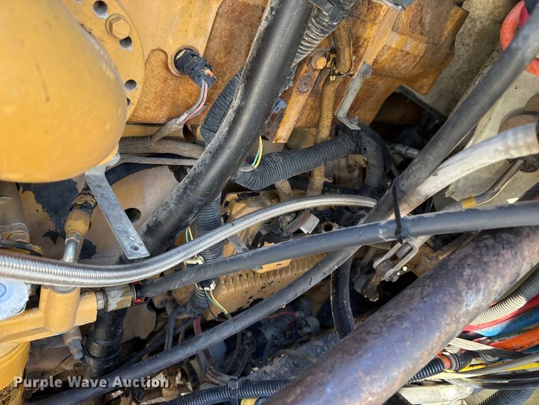 image for item EP2860 2007 International 9400i semi truck