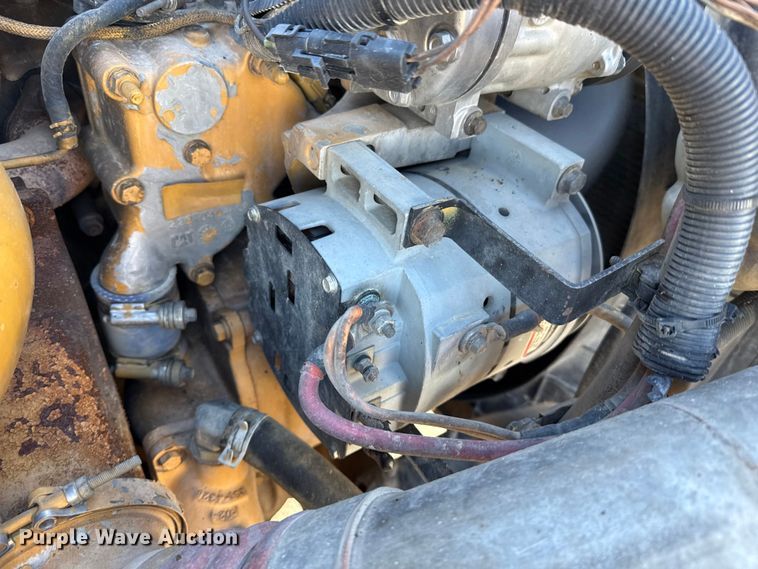 image for item EP2860 2007 International 9400i semi truck