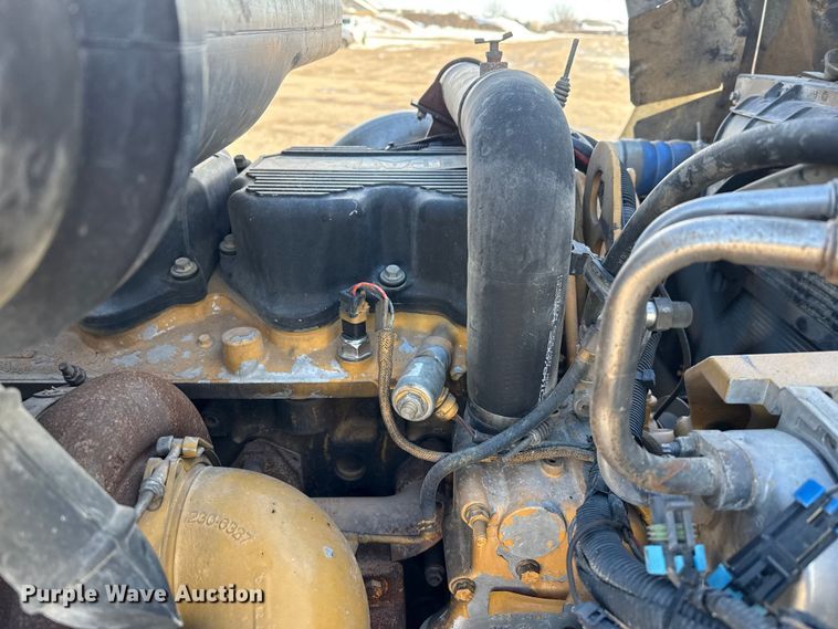 image for item EP2860 2007 International 9400i semi truck