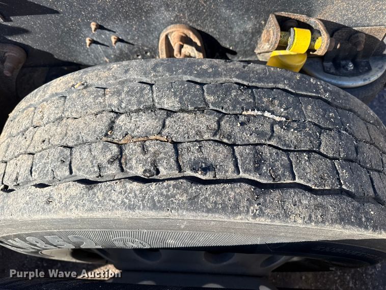 image for item EP2860 2007 International 9400i semi truck