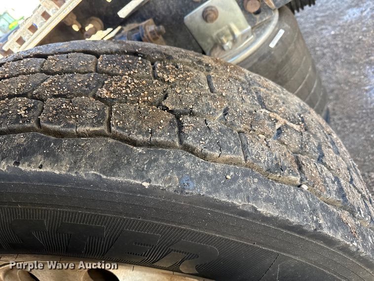 image for item EP2860 2007 International 9400i semi truck