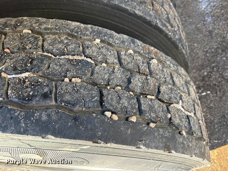 image for item EP2860 2007 International 9400i semi truck