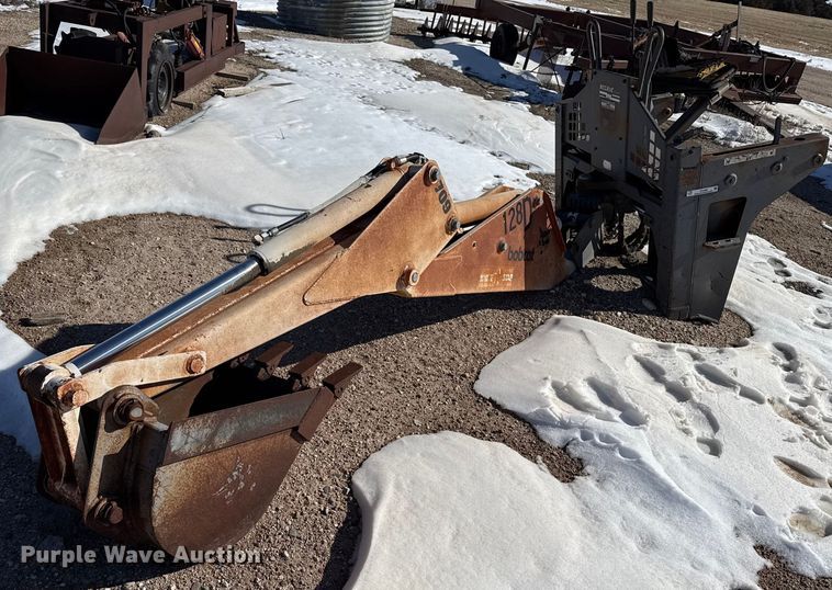 image for item EP2868 Melroe 709 backhoe attachment