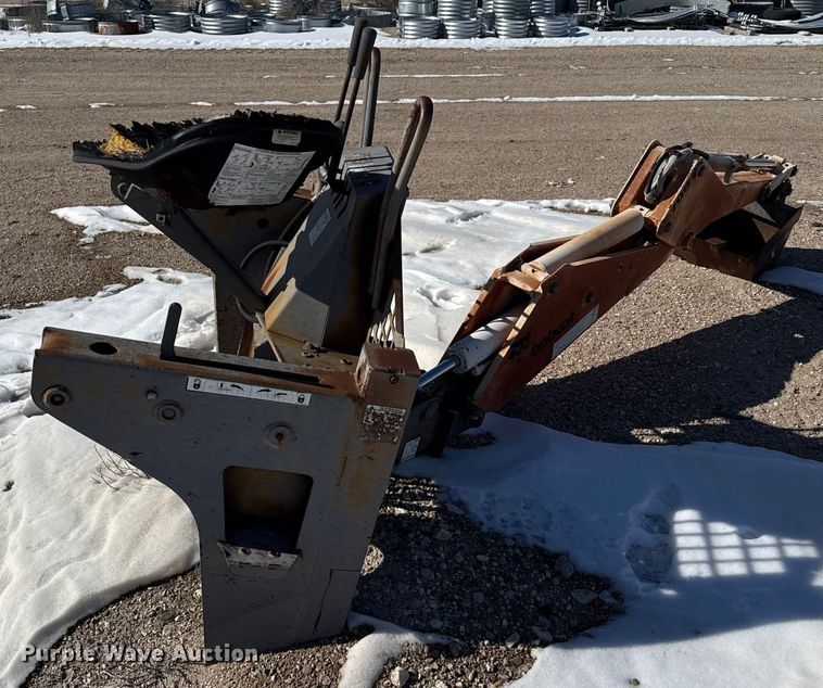 image for item EP2868 Melroe 709 backhoe attachment