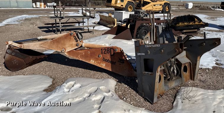 image for item EP2868 Melroe 709 backhoe attachment