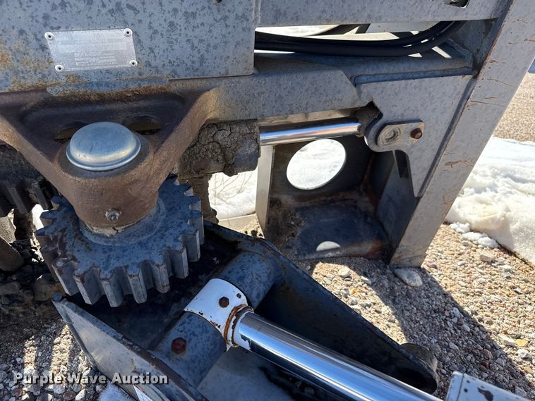 image for item EP2868 Melroe 709 backhoe attachment