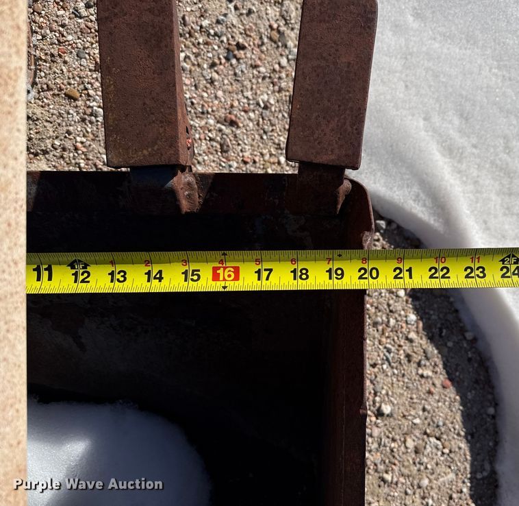 image for item EP2868 Melroe 709 backhoe attachment