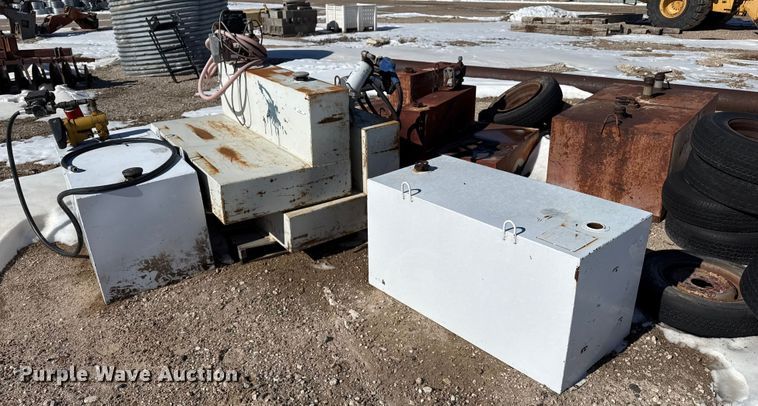 image for item EP2870 (7) fuel tanks