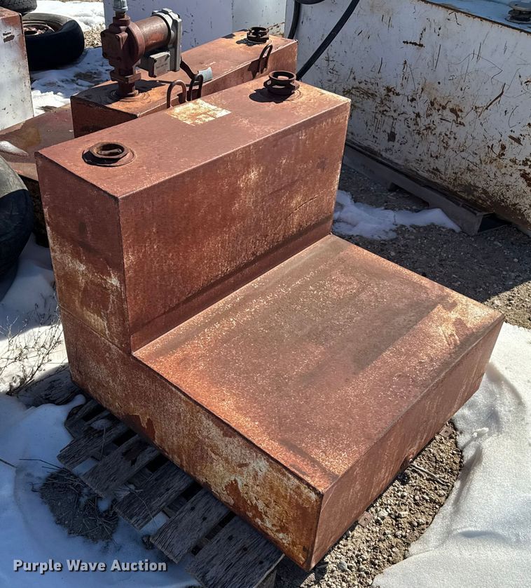 image for item EP2870 (7) fuel tanks