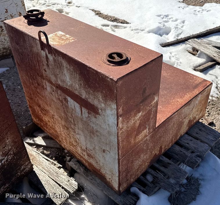 image for item EP2870 (7) fuel tanks