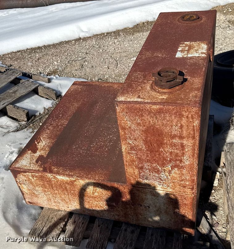 image for item EP2870 (7) fuel tanks