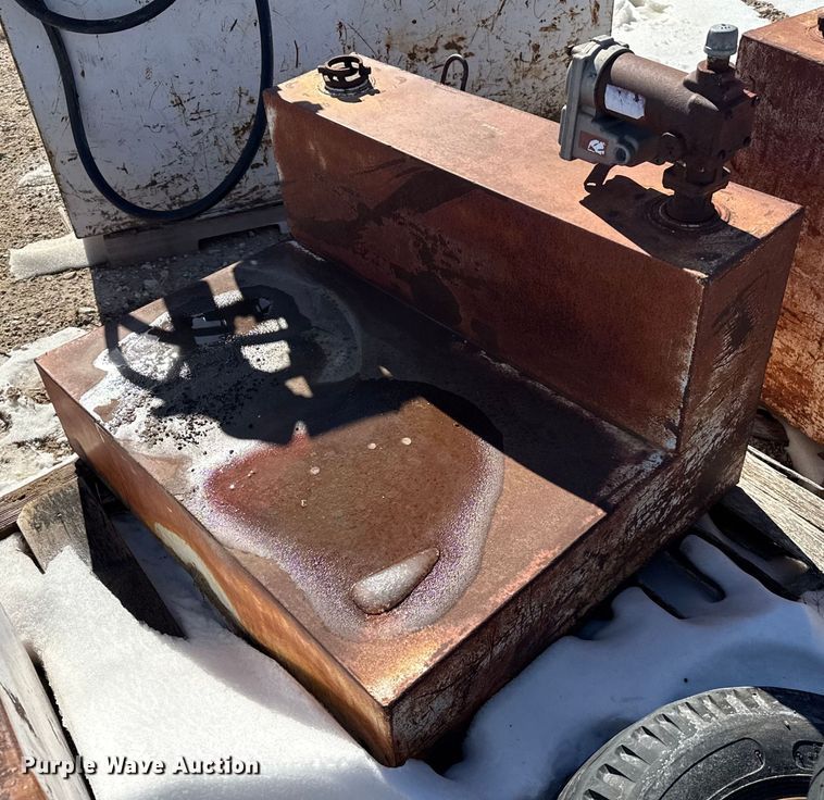 image for item EP2870 (7) fuel tanks