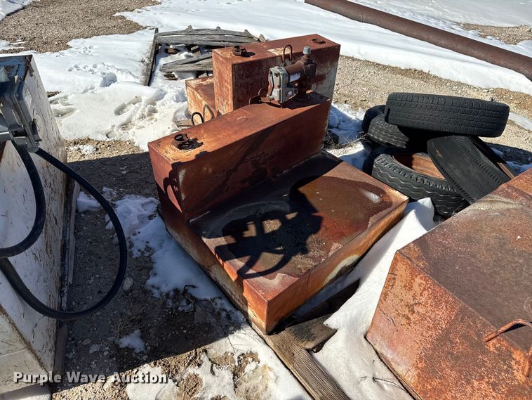 image for item EP2870 (7) fuel tanks