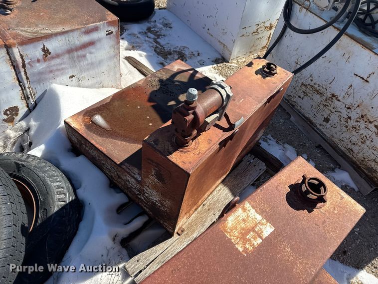 image for item EP2870 (7) fuel tanks