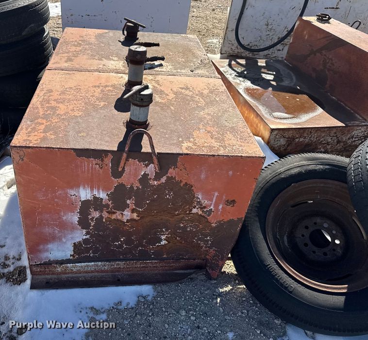 image for item EP2870 (7) fuel tanks