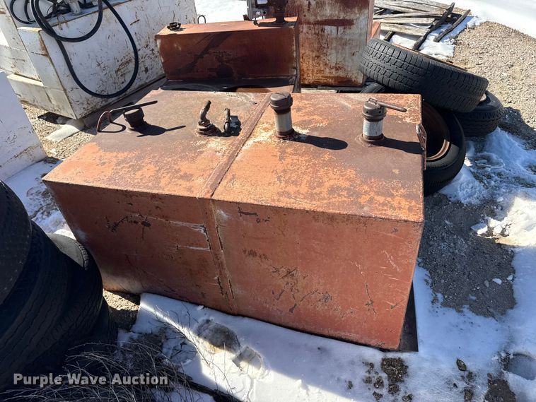 image for item EP2870 (7) fuel tanks