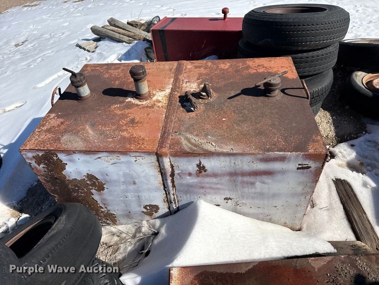 image for item EP2870 (7) fuel tanks