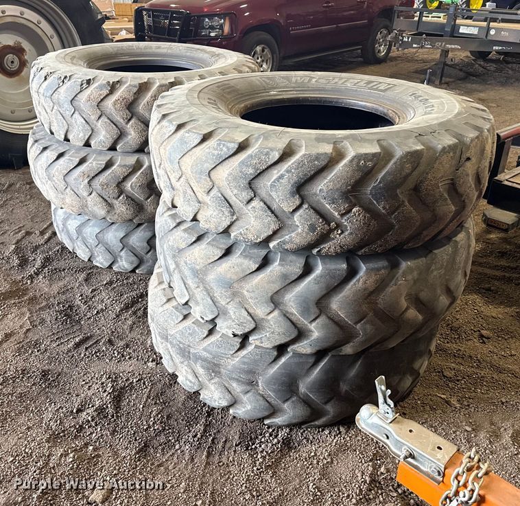 image for item EP2996 (6) motor grader tires