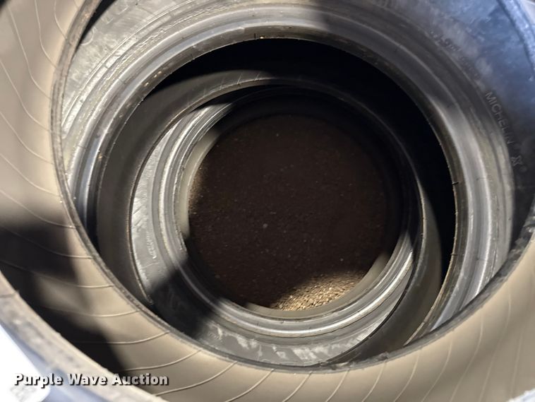 image for item EP2996 (6) motor grader tires